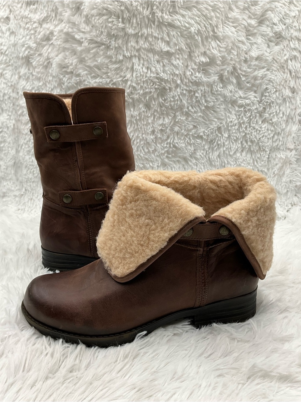 Tara M Boots Size 9 Brown Fold-Over or Worn Up Faux Fur Ankle Boots